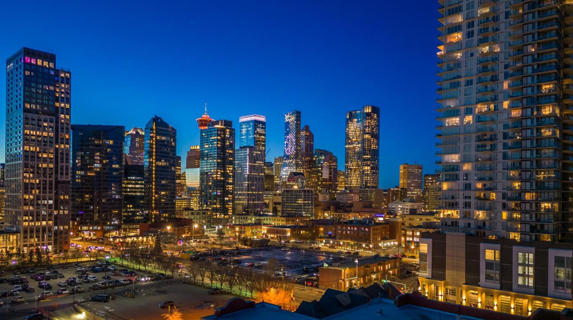 Modern Suite Calgary Downtown 5 Min Walk Stampede Экстерьер фото