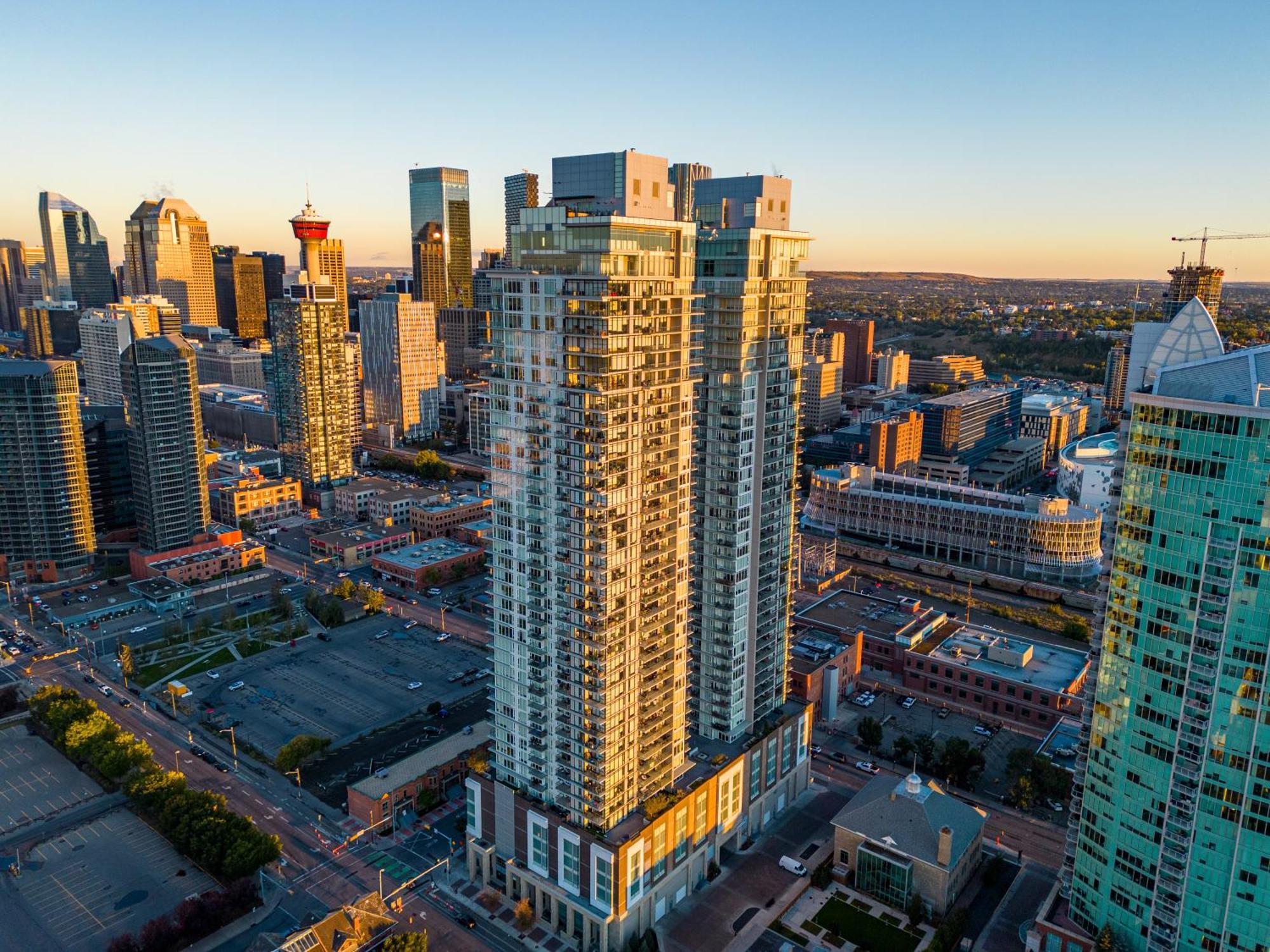 Modern Suite Calgary Downtown 5 Min Walk Stampede Экстерьер фото