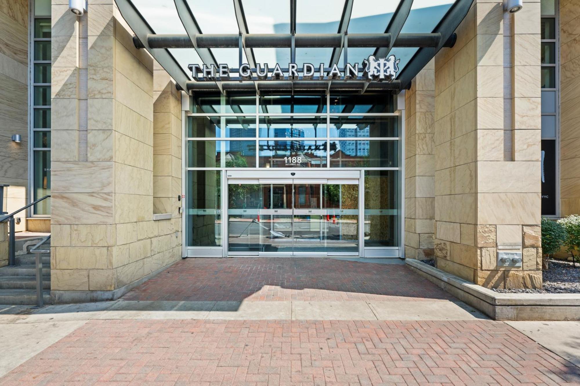 Modern Suite Calgary Downtown 5 Min Walk Stampede Экстерьер фото