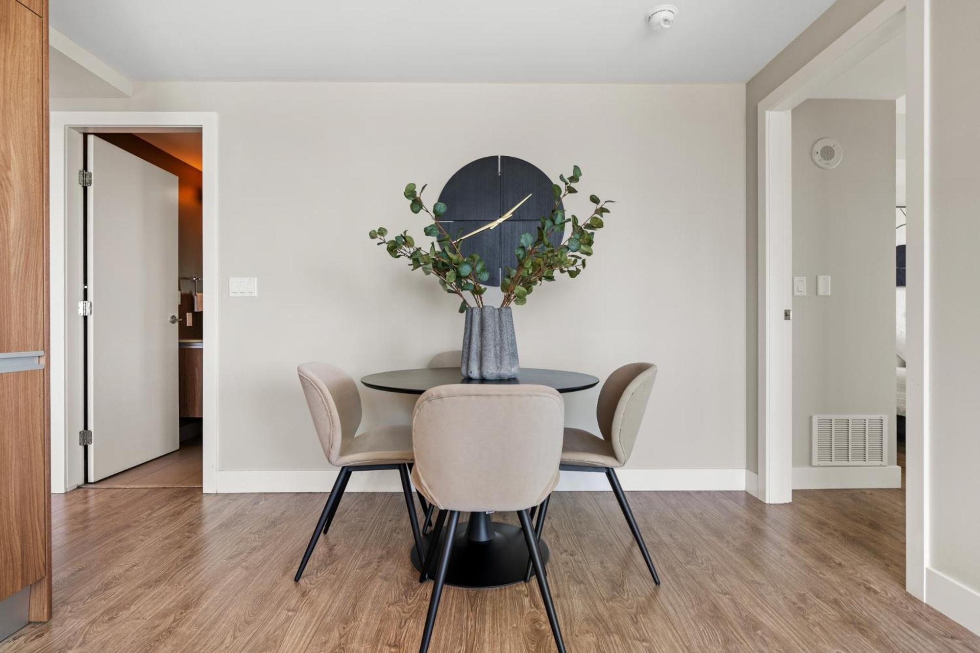 Modern Suite Calgary Downtown 5 Min Walk Stampede Экстерьер фото